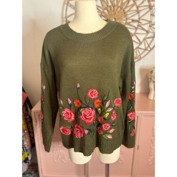 Umgee Sweaters - Women's Green UMGEE sweater with‎ flower embroidery Size Small